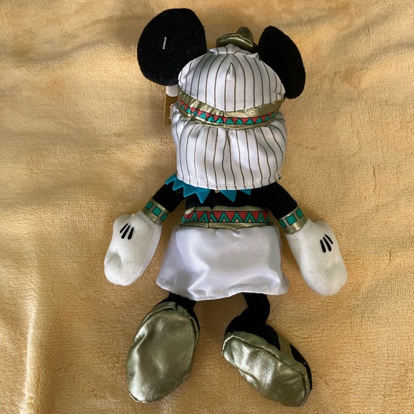 ✨4x HOST PICK✨ Disney Store Globe-Trotting Egyptian Mickey & Minnie beanbag set - Picture 4 of 10